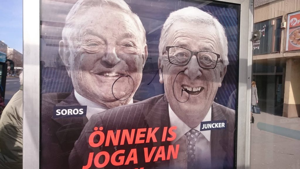 Simicska egykori gondolatai is visszaköszönnek néhol.