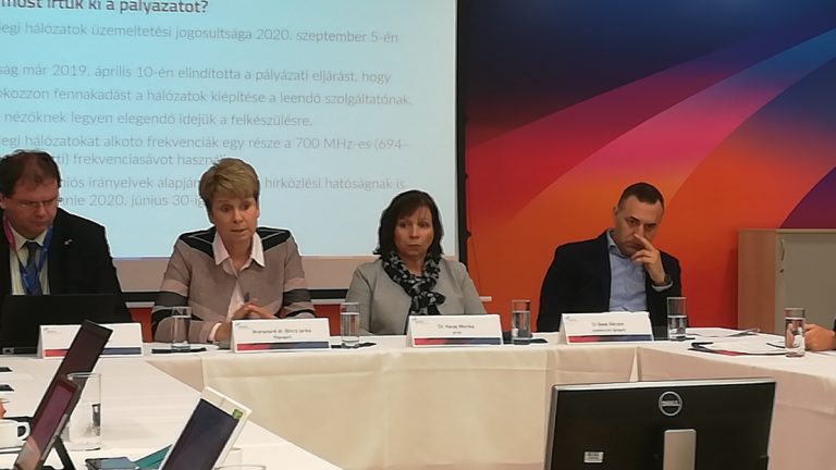 Vári Péter, Aranyosné Börcs Janka, Karas Monika, Beke Nándor az NMHH sajtóbeszélgetésén 2019. április 25-én. Fotó: Szalay Dániel, Media1