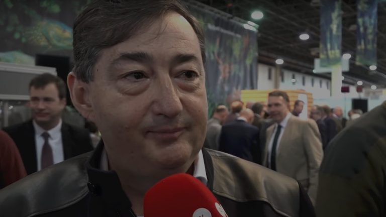 Mészáror Lőrinc nyilatkozik az ATV-nek