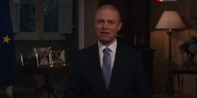 Joseph Muscat máltai miniszterelnök bejelenti jövő évi lemondását