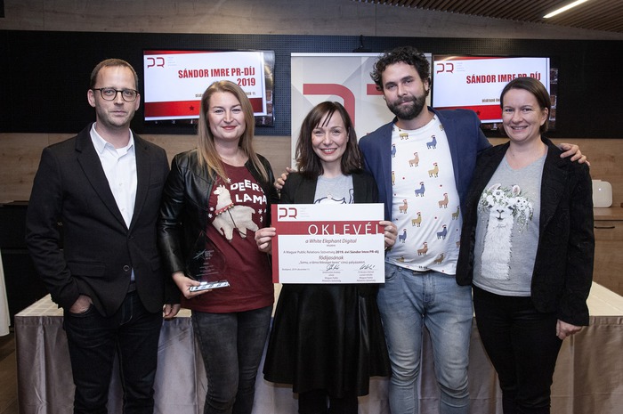 R. Kovács Dániel, a Front Page Communications ügyvezetője, a zsűri elnöke és a Sándor Imre PR-díj 2019 fődíjasai