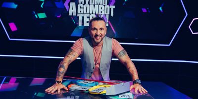 A TV2 Nyomd a gombot, tesó! című műsorának műsorvezetője, Majka