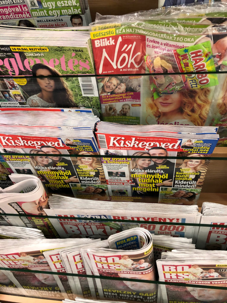 A Ringier Axel Springer Magyarország (RAS Magyarország) lapjai egy árushelyen