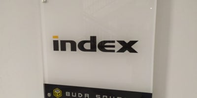 Az Index.hu szerkesztőségének bejárata