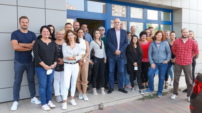 Ifj. Knézy Jenő és a GyőrPlusz csapata