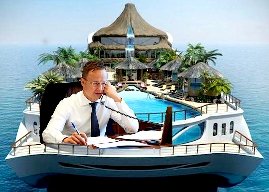 Szijjártó Péter dolgozik az irodahajón
