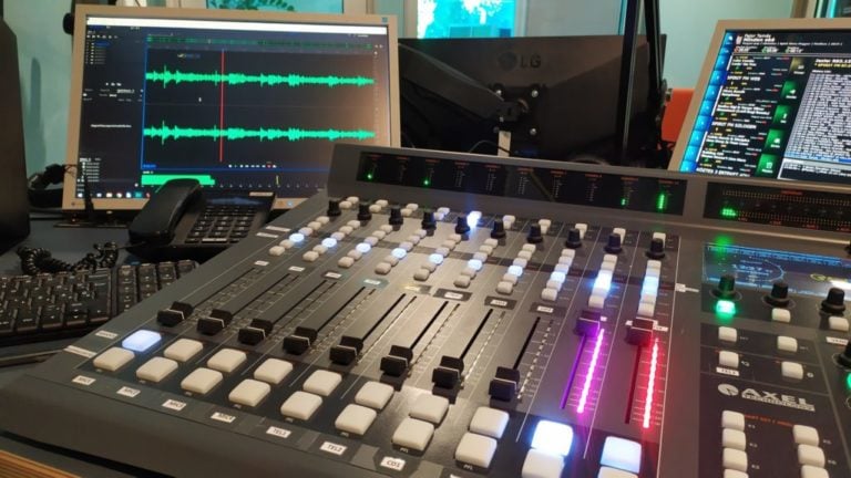 Keverőpult a Spirit FM stúdiójában