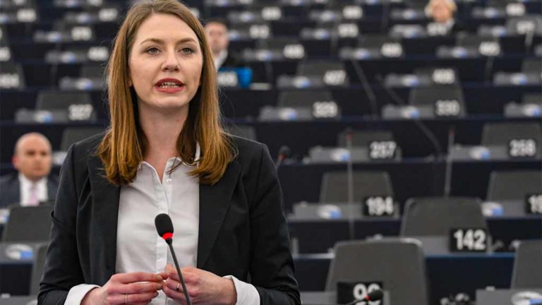 Donáth Anna beszél az Európai Parlamentben