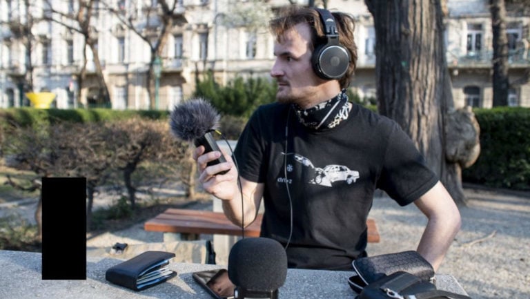 Interjút készít az EPER Rádió egyik munkatársa