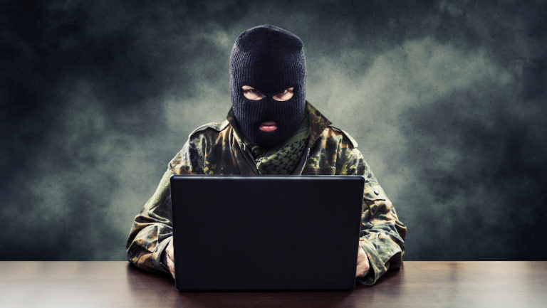 kiberterrorista, terrorizmus, terror, bűnöző