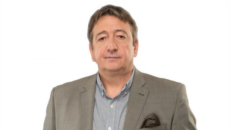 Bayer Zsolt, a HírTV Szélesvásznú történelem című műsorának műsorvezetője