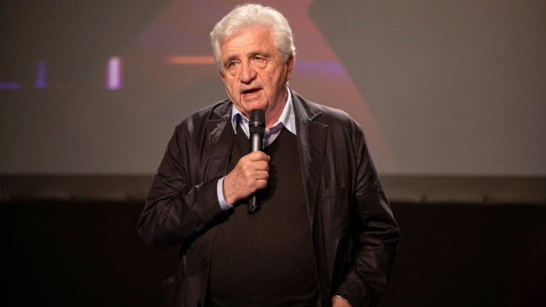 Horvát János televíziós újságíró, műsorvezető, a Sport TV volt elnöke, egykori kubai nagykövet, a Hégető Honorka díj zsűrielnöke a díj átadóján 2021. október 8-án