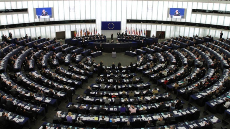 Európai Parlament.