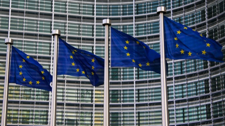 Európai zászlók Brüsszelben.