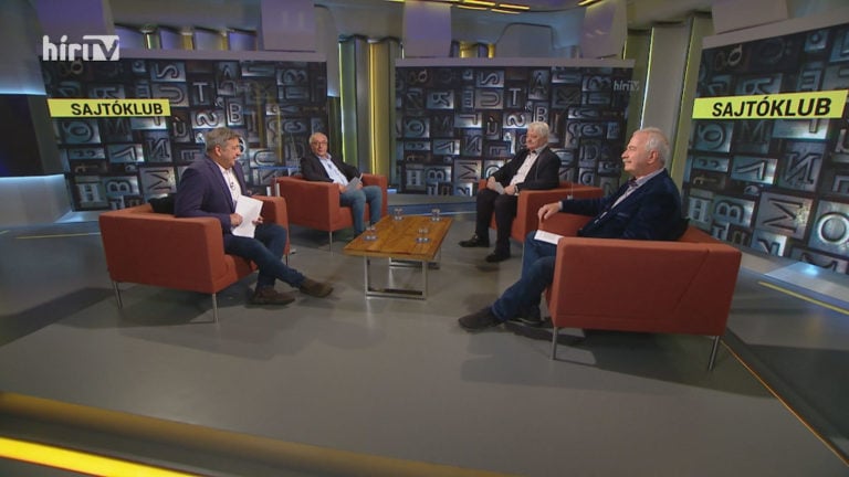 A HírTV Sajtóklub című műsorának egyik pillanata