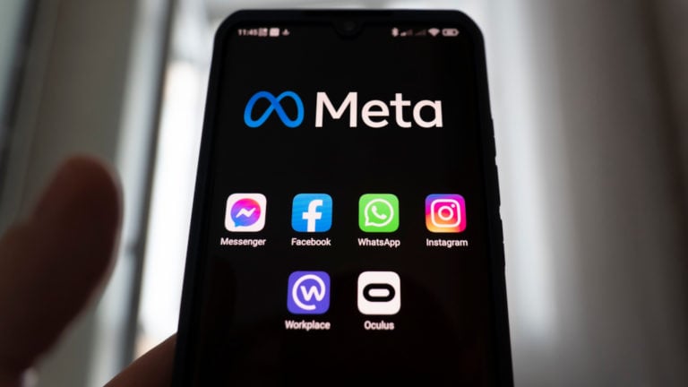 A Metához tartozó közösségi platformok: Messenger, Facebook, WhatsApp, Instagram, Workplace, Oculus.