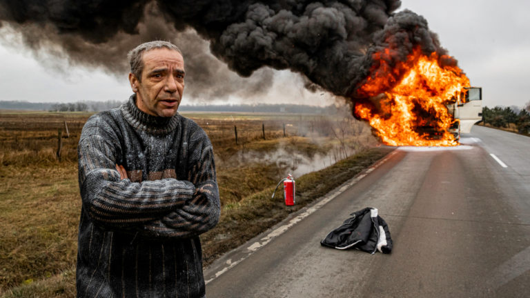 2021 01.13-án, a 4-es főúton, kigyulladt menet közben egy kamion. A sofőr poroltóval megpróbálta eloltani a tüzet. Miután látta, hogy esélytelen, végignézte, hogy porig ég a jármű.