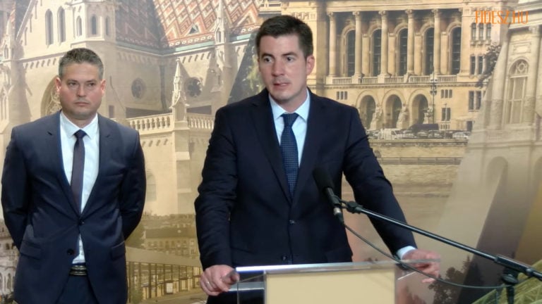 Sára Botond (b) és Kocsis Máté (j).