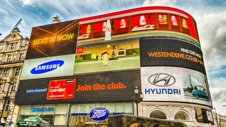 Reklámpiac, hirdetések, Piccadilly Circus, közterület, out of home