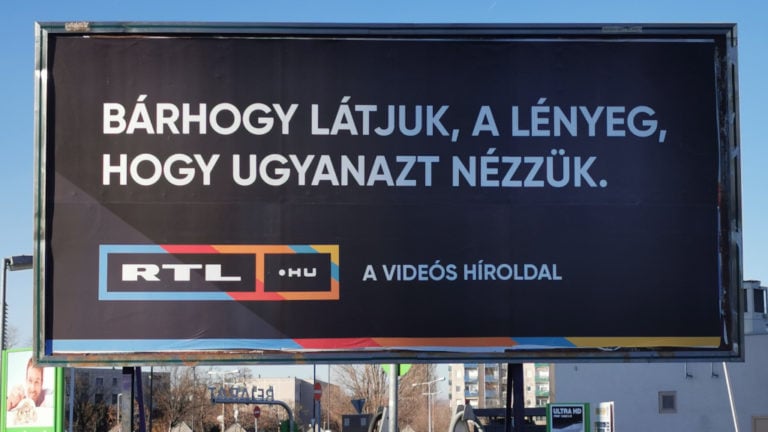 rtl.hu / RTL Magyarország hirdetés egy közterületi plakáthelyen