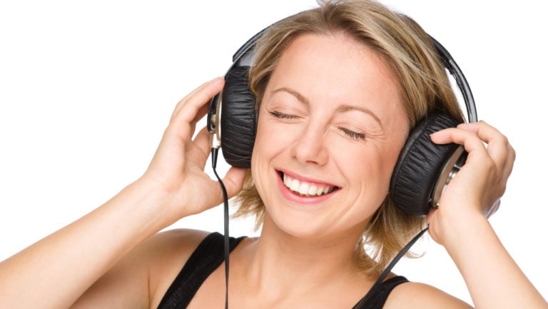 zenehallgatás, fülhallgató, nő, rádióhallgatás