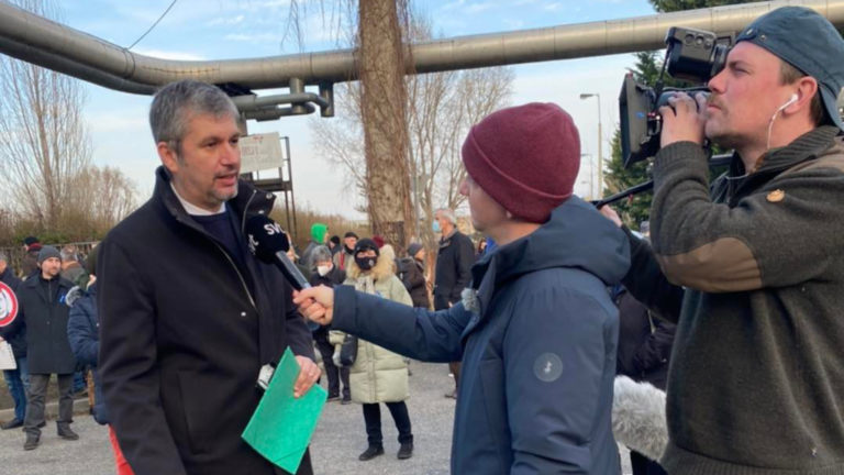 Hadházy Ákos ellenzéki politikus.