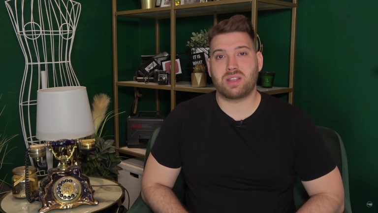 Osváth Zsolt, a ZSHOW Time YouTube-csatorna üzemeltetője.