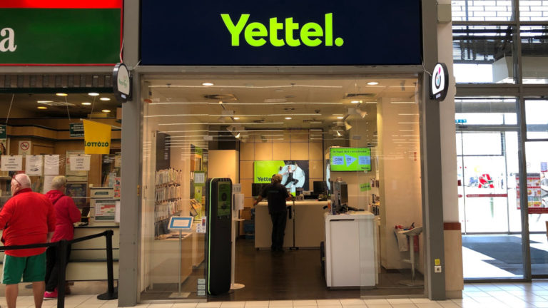 Yettel üzlet Budapesten egy áruházban