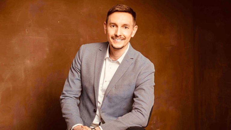 Guld Ádám médiakutató, A Z-generáció médiahasználata c. könyv szerzője