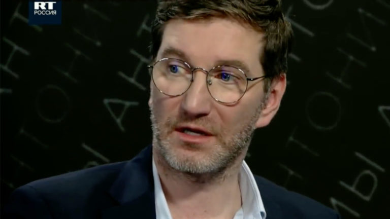 Anton Kraszovszkij, az orosz állami RT (Russia Today) műsorvezetője.