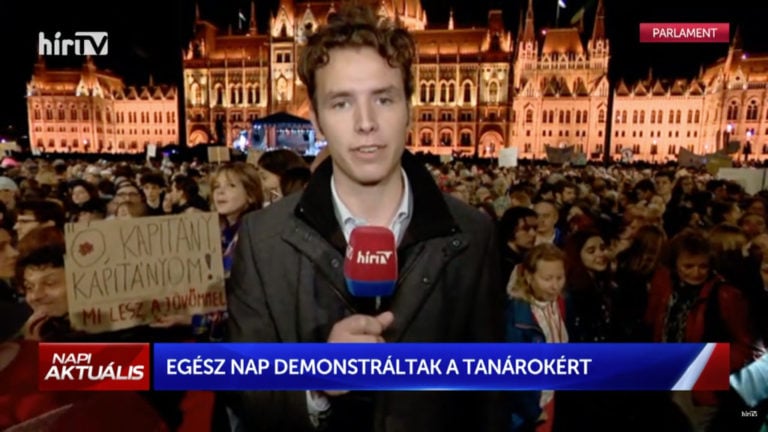 Móna Márk, a HírTV tudósítója.