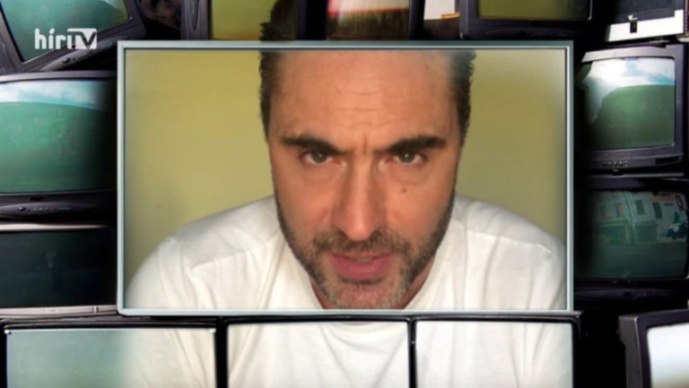 Apáti Bence a HírTV volt műsorvezetőjeként