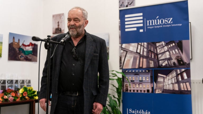 Báron György, a MÚOSZ Film- és Tévékritikusi Szakosztálya elnökségi tagja a Magyar Filmkritikusok Díjának átadásán 2023. február 3-án a MÚOSZ Sajtóházban.