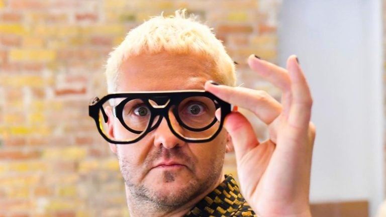 Lakatos Márk stylist, divattervező, médiaszemélyiség.