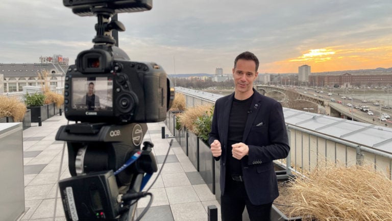 Kasuba L. Szilárd, a Sikeres leszek! műsorvezetőjeként