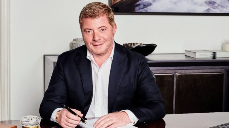 Shabi Michaeli izraeli-grúz üzletember, a Brit Media 50 százalékos tulajdonosa.