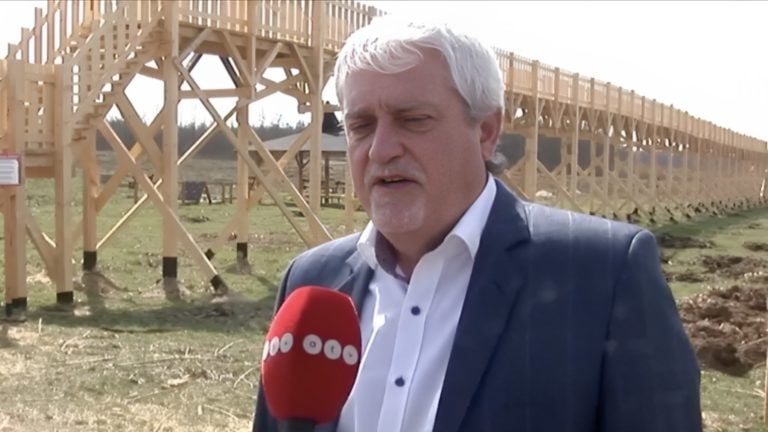 Filemon Mihály, Nyírmártonfalva fideszes polgármestere a lombkoronasétányáról nyilatkozik az ATV-nek.