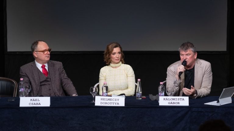 Káel Csaba, Helmeczy Dorottya és Kálomista Gábor a Megafilm MegaYouth elnevezésű rendezvényén.