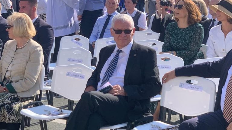 Polt Péter legfőbb ügyész 2021. szeptember 12-én a budapesti Hősök terén a pápai szentmisén.