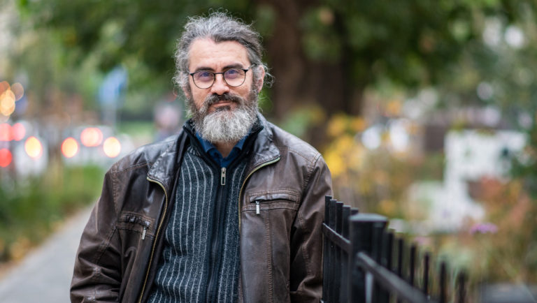 Dóka Péter író, a Móra Könyvkiadó távozó főszerkesztője