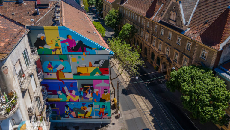 Az RTL megbízásából a Színes Város Csoport által kifestett Krisztina körúti házfal