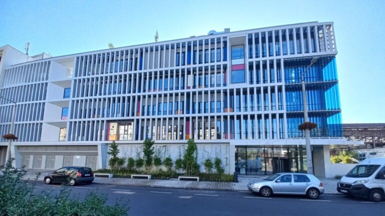 Az NMHH új többfunkciós műszaki épülete az Esztergomi úton