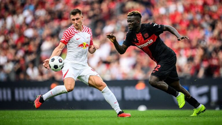 A magyar válogatott, Willi Orban a Bundesliga egyik összecsapásán