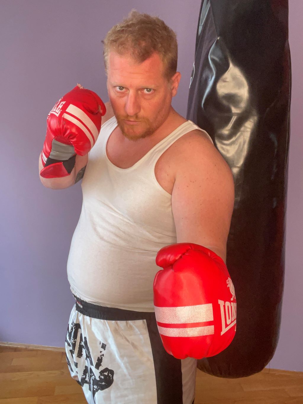 Noé Viktor a rendszeres futás és a konditermek látogatása mellett thaibox edzésre is jár