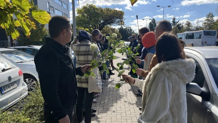 Az RTL előtti demonstráció 2023.10.16-án