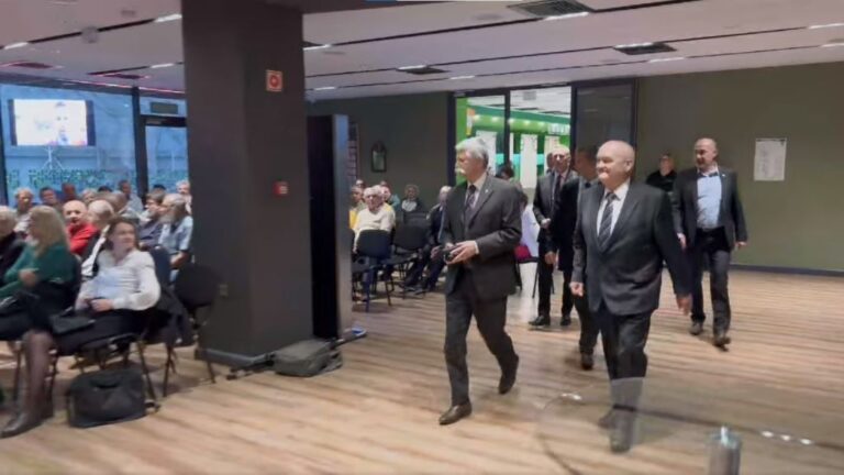 Kövér László és Hende Csaba megérdkezik a Szombathelyi Polgári Esték október 10-i rendezvényére a Haladás Sportkomplexumba.