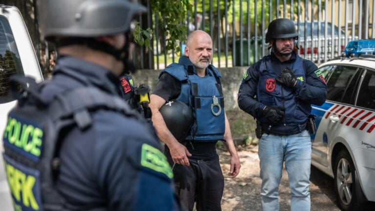 Thuróczy Szabolcs a Tiltott Zónák 2. évadának 4. epizódjában egy BRFK-s bevetésen