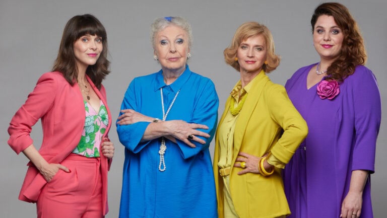 Az RTL új napi sorozata, A szomszéd tehene és néhány szereplője, köztük Fodor Zsóka