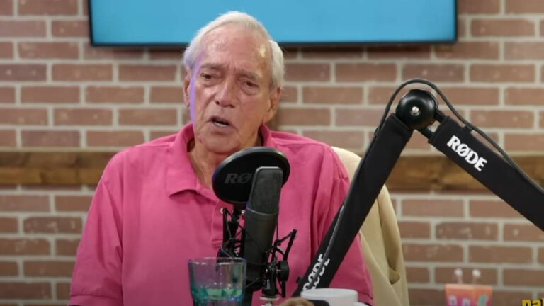 Benedek Miklós a Palikék világa YouTube-csatorna felvételén