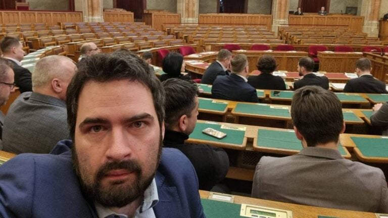 Jámbor András a parlamentben